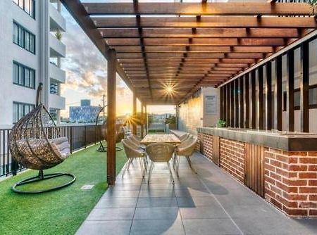 Inner City 1 Bedroom Apartment With Rooftop Pool And Parking - Serain Residences Brisbane Zewnętrze zdjęcie