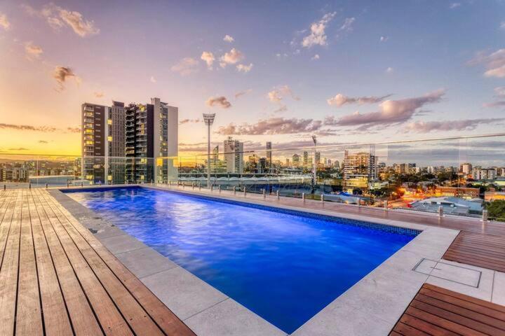 Inner City 1 Bedroom Apartment With Rooftop Pool And Parking - Serain Residences Brisbane Zewnętrze zdjęcie