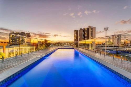 Inner City 1 Bedroom Apartment With Rooftop Pool And Parking - Serain Residences Brisbane Zewnętrze zdjęcie